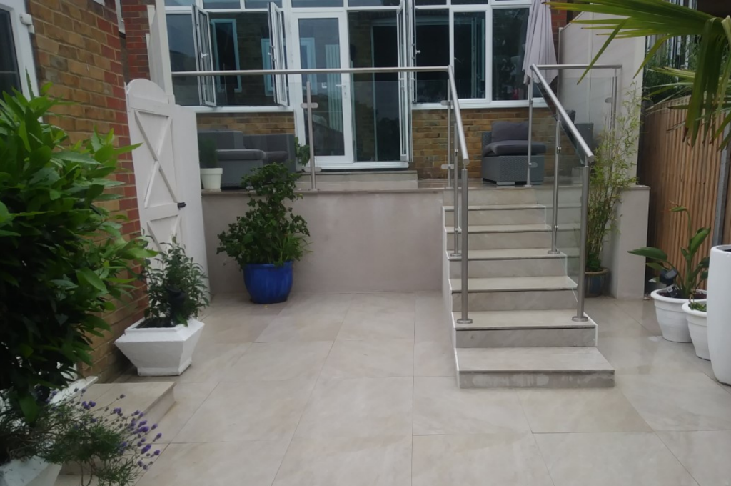 Glass balustrade for home deck with stairs